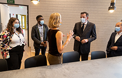  Premier gets first look at Victoria's newest youth mental health service