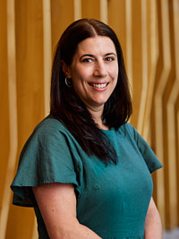 Associate Professor Magenta Simmons picture